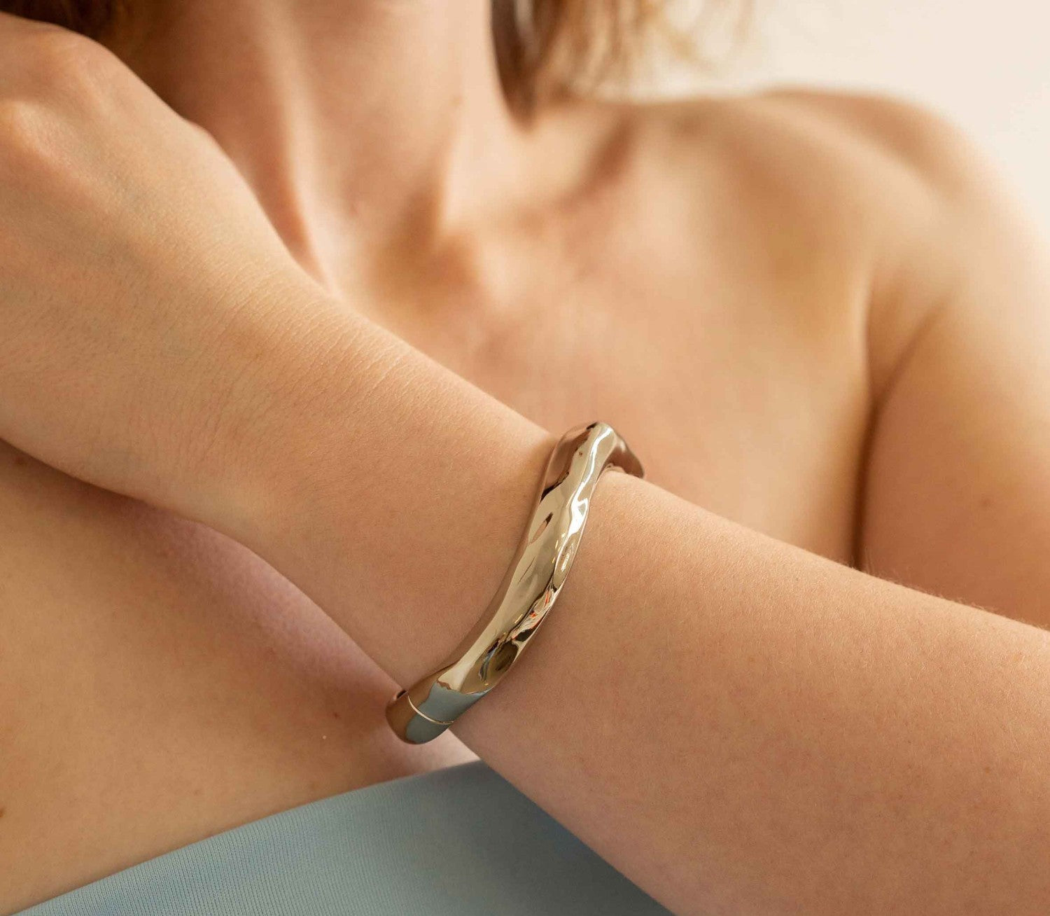 Bracelete Prateado Movimento