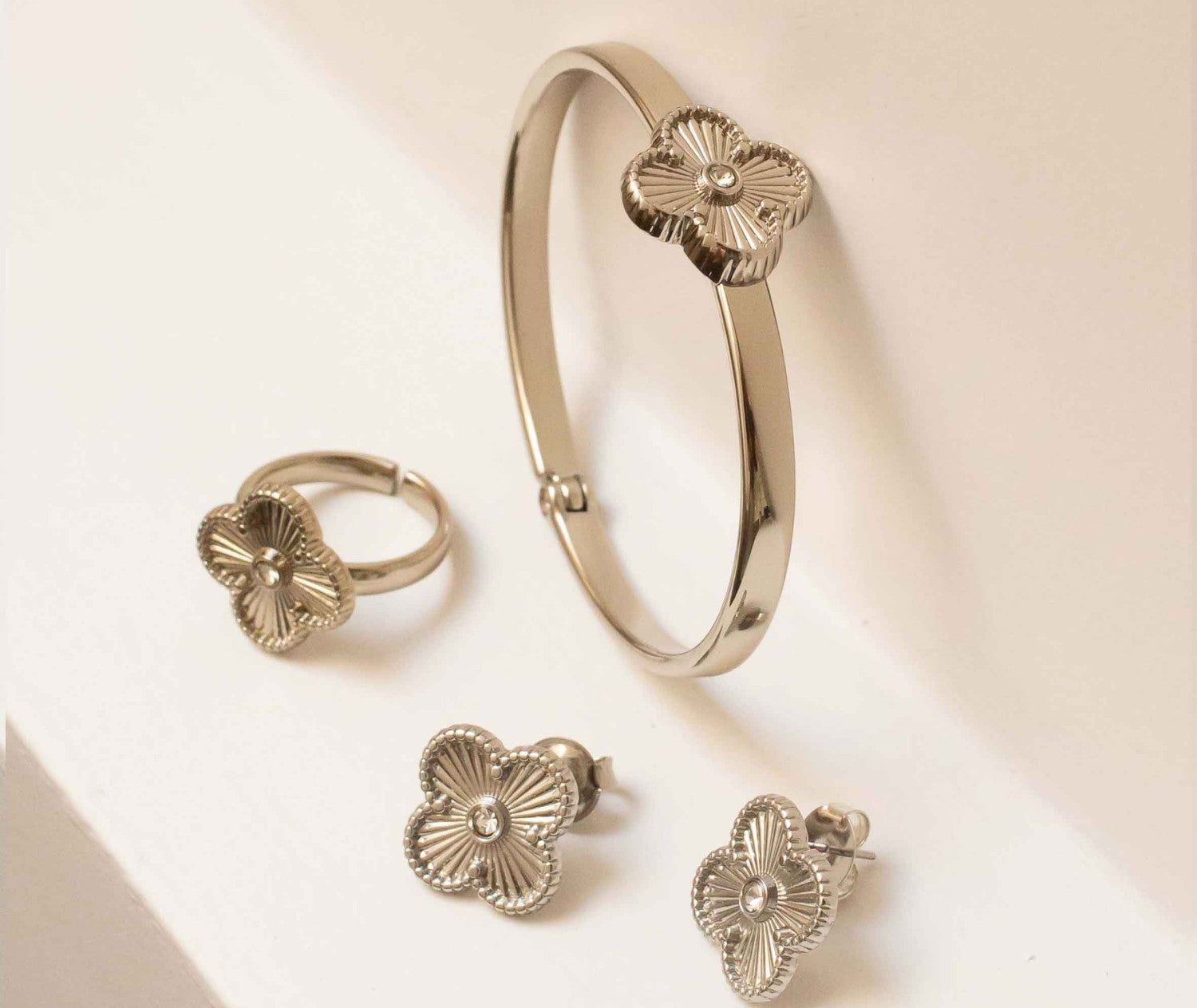 Brinco Trevo Níquel